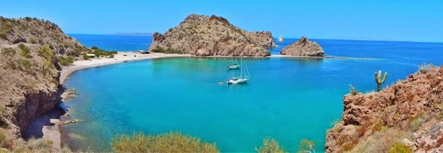Bahia Ague Verde is stunning! A must see for anyone sailing the Sea of Cortez