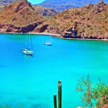 Right up there with Los Gatos (which is close by) Bahia Agua Verde is one of our top cruising destinations in the Sea of Cortez
