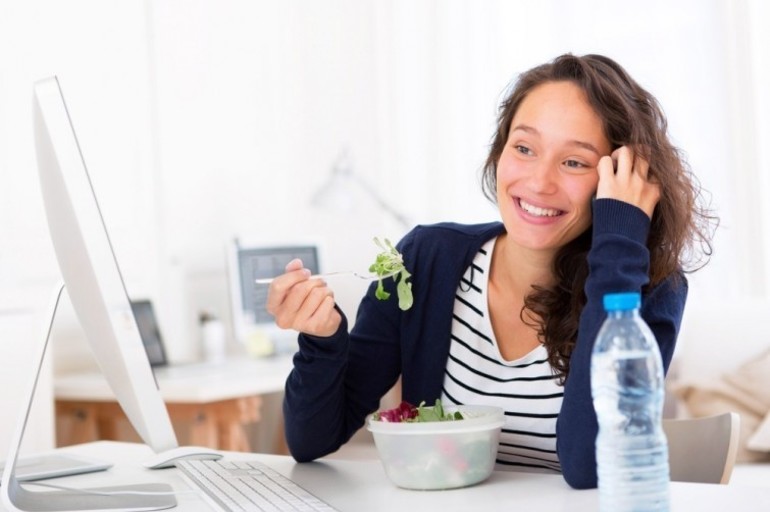 Qué comer para estudiar, concentrarse y mantenerse despierto