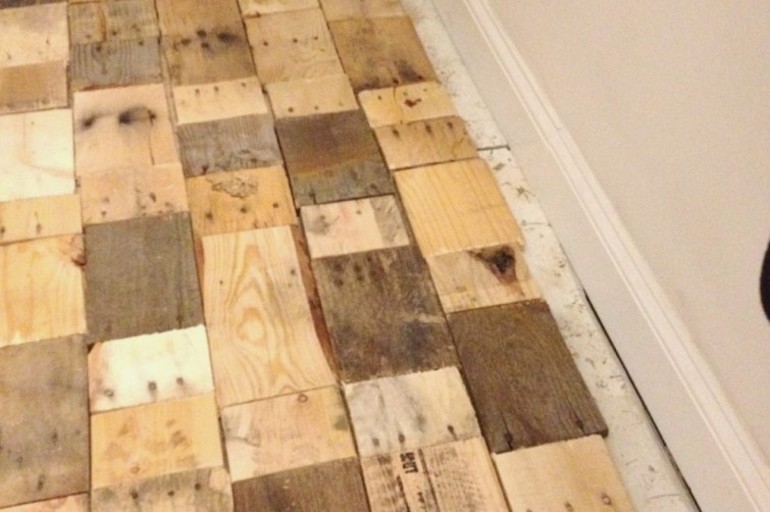 Cómo hacer un piso parquet casero, ¡reutilizando maderas!