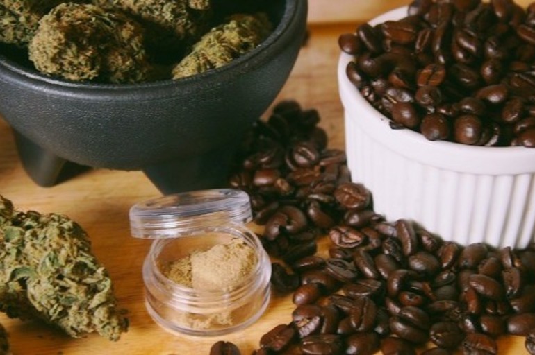 El café cambia el efecto de la marihuana