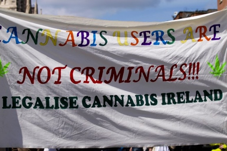 Irlanda “despenalizará” el cannabis y pequeñas cantidades de otras drogas para uso personal