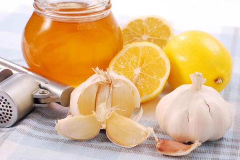 Remedio natural de ajo y miel 