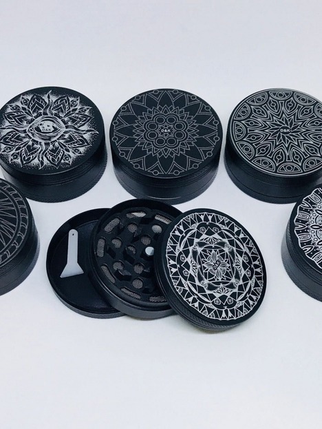 Moledor Metalico Mandala Negro 55mm