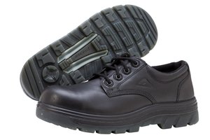 Delta (Narrow) (2E) Black (Female/Senior) (144444)