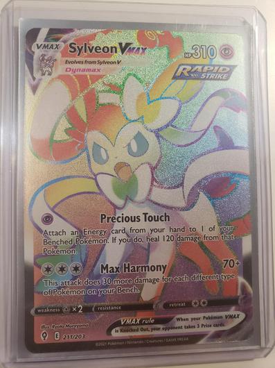 Sylveon VMAX #211 photo