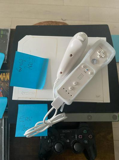 White Nintendo Wii System photo