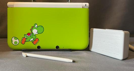Nintendo 3DS XL Yoshi Limited Edition photo