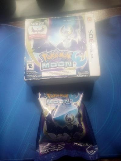 Pokemon Moon [Figure Bundle] photo