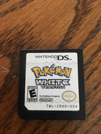 Pokemon White photo