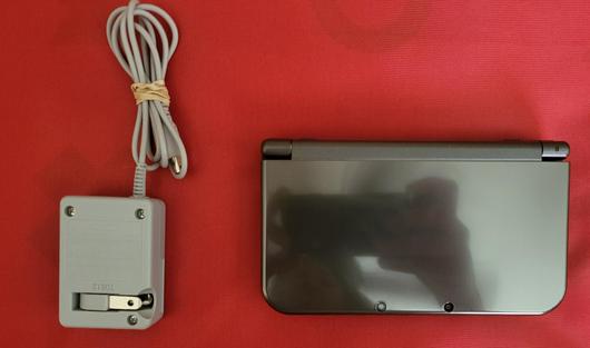 New Nintendo 3DS XL Black photo