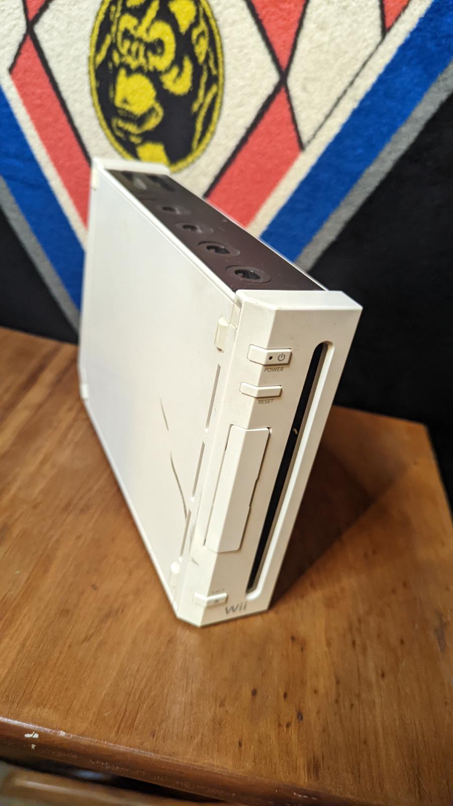 White Nintendo Wii System | Item only | Wii