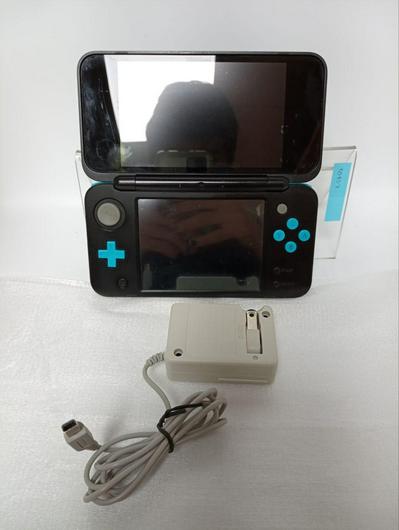 New Nintendo 2DS XL Black & Turquoise photo