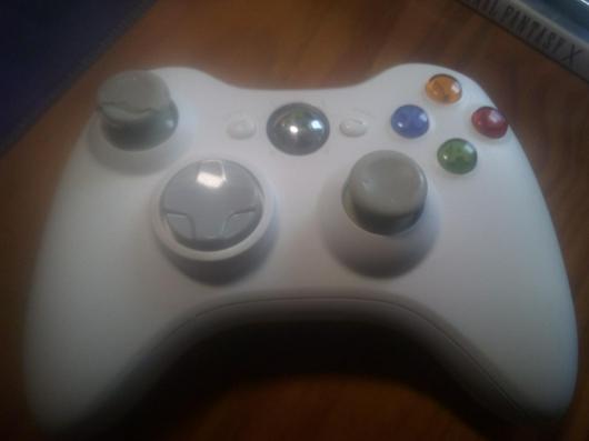 White Xbox 360 Wireless Controller photo
