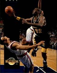 Dale Davis #66 Basketball Cards 1994 SkyBox Premium Prices
