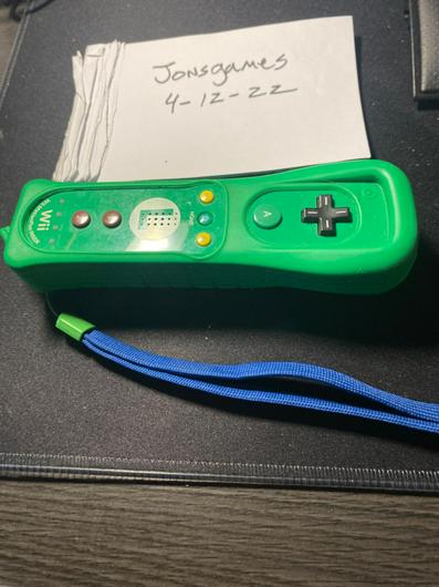 Green Luigi Wii Remote photo