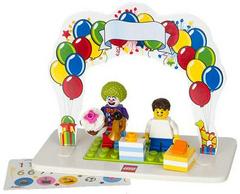 LEGO Set | Minifigure Birthday Set LEGO Holiday