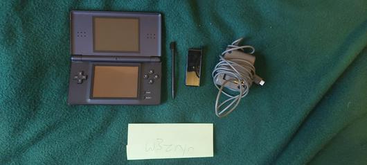 Black Nintendo DS Lite photo