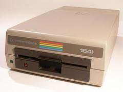 1x 27HC641 sostituto per Commodore ROM 2364 usate in VIC20 C64 1541 SX64 ecc.. 