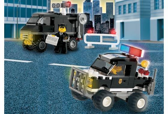 Police 4WD and Undercover Van #7032 LEGO Set Prices | New, Boxed, Loose ...