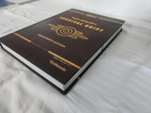 Fallout 4 Vault Dweller's Survival Guide [Collector's Edition Prima] photo
