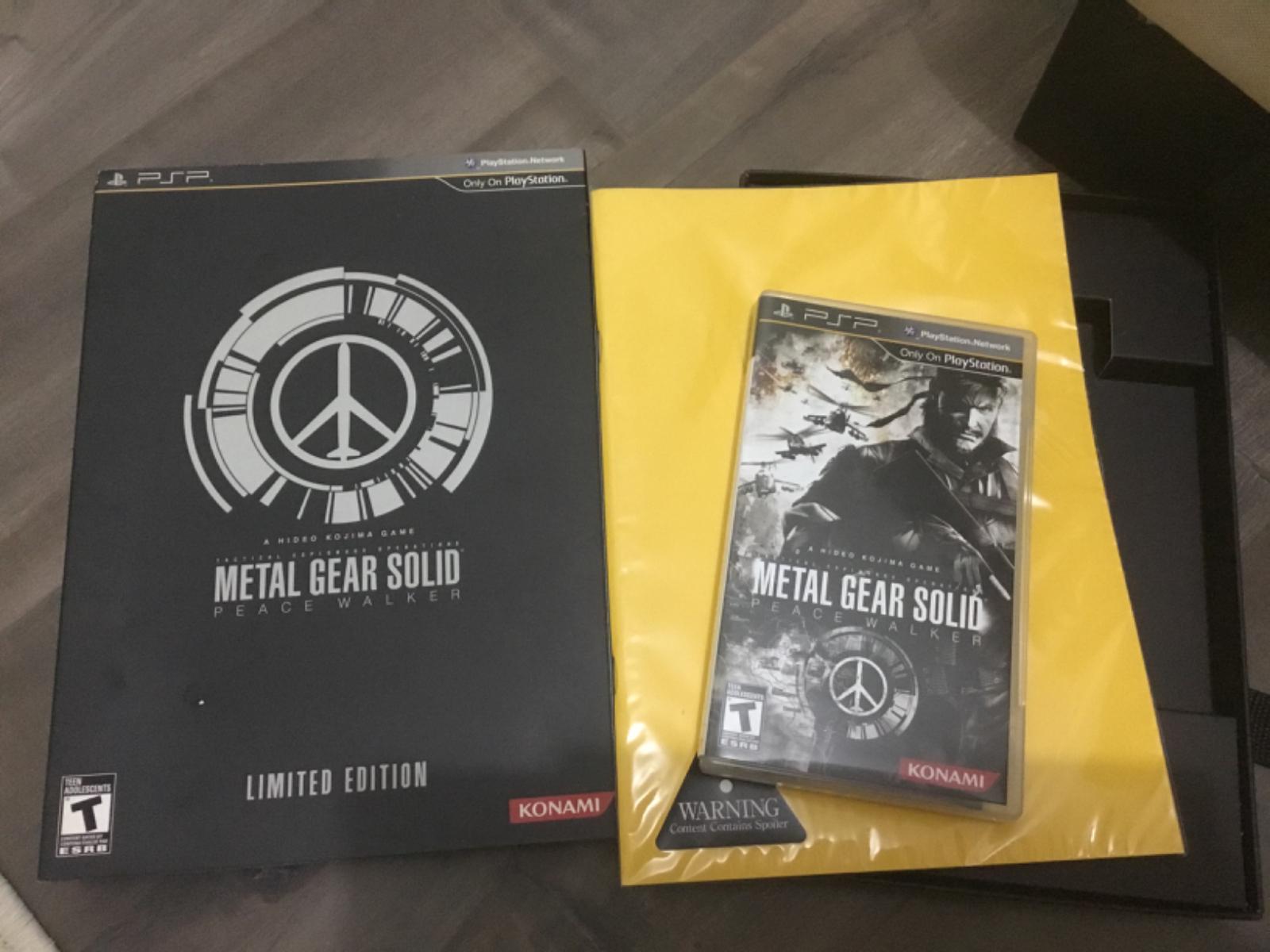 Metal Gear Solid Peace Walker [Limited Edition] Item, Box, and