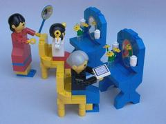 LEGO Set | Ladies' Hairdressers LEGO Homemaker