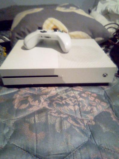 Xbox One S 500 GB White Console photo