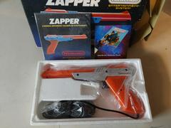 INSIDE OF BOX 100% COMPLETE  | Zapper Light Gun NES