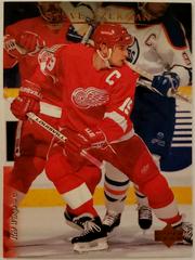 Steve Yzerman #113 Hockey Cards 1995 Upper Deck Prices