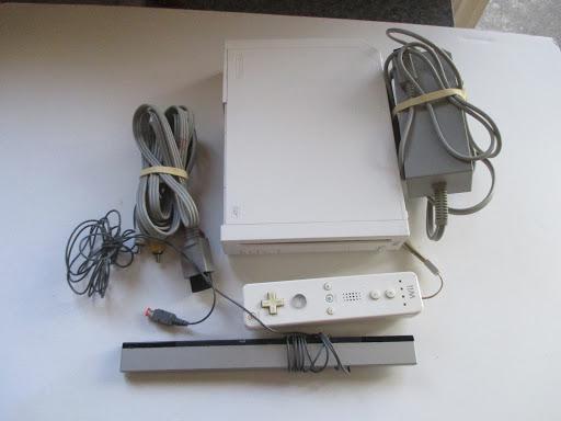 White Nintendo Wii System photo