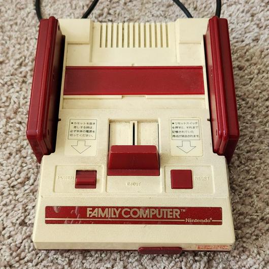 Famicom Console photo