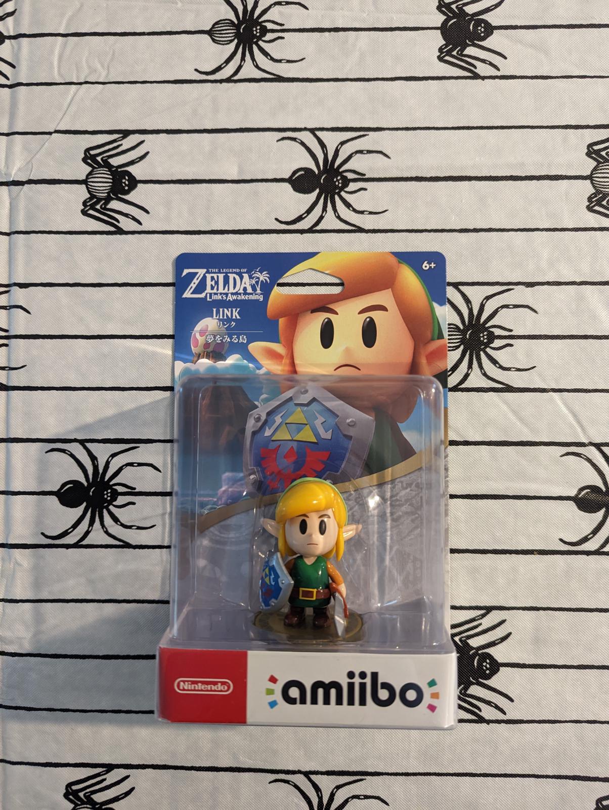 Link Link's Awakening New Item, Box, and Manual Amiibo
