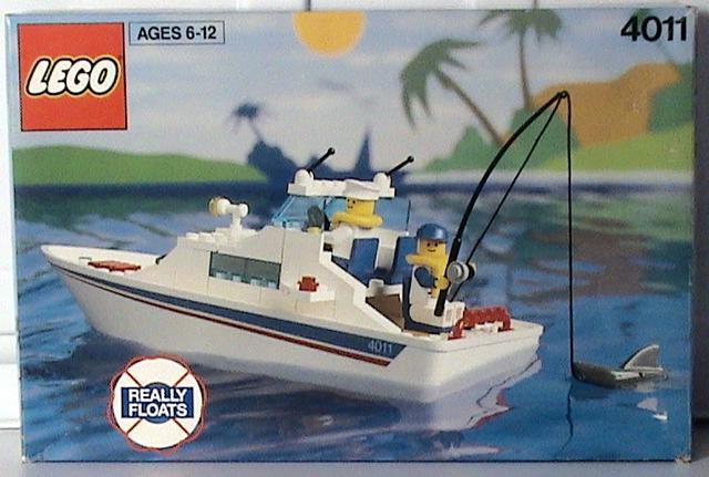 Cabin Cruiser #4011 LEGO Boat