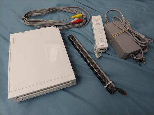 White Nintendo Wii System photo