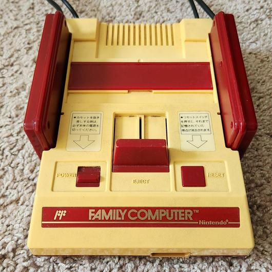 Famicom Console photo