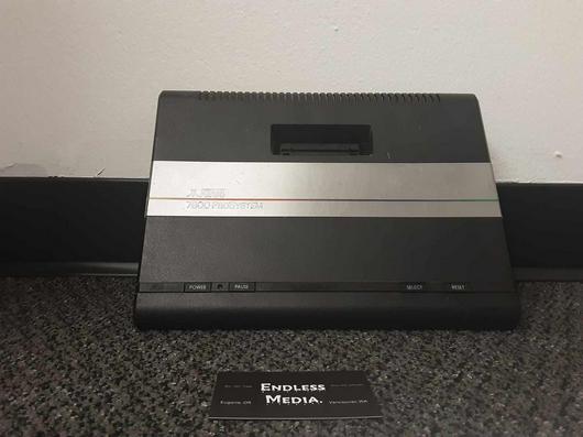 Atari 7800 Console photo
