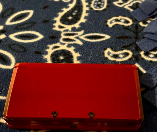 Nintendo 3DS Flame Red photo