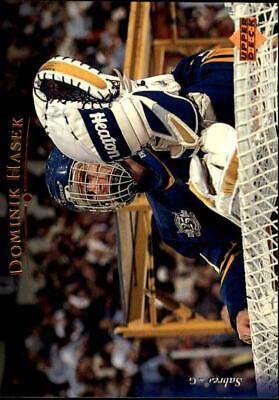 Dominik Hasek #104 Hockey Cards 1995 Upper Deck