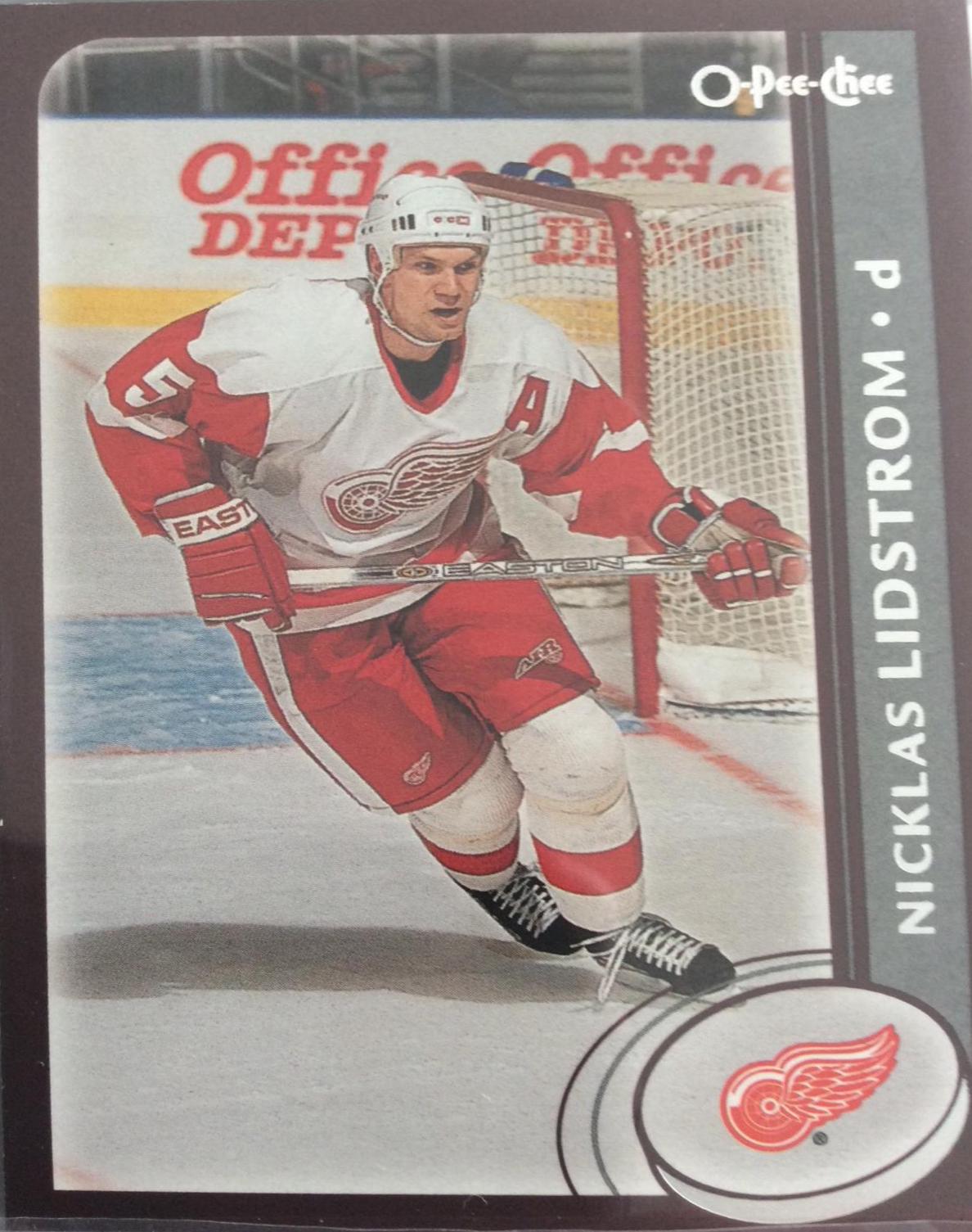 Nicklaus Lidstrom #223 Hockey Cards 2002 Topps