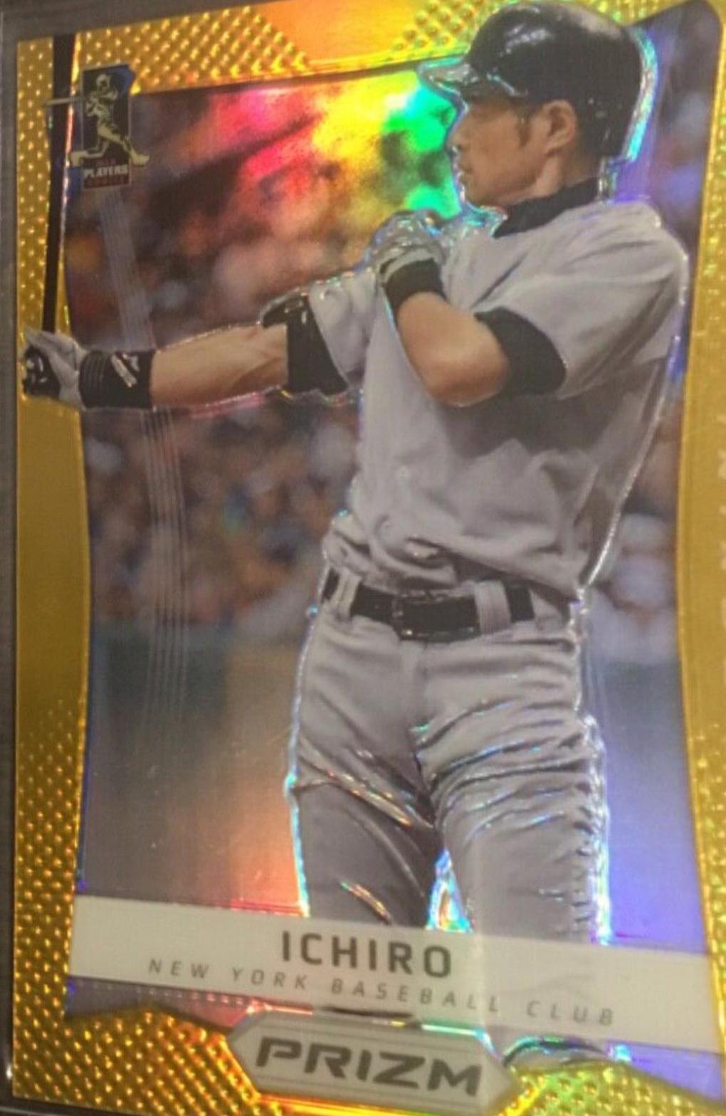 Ichiro [Gold Prizm] #25 Baseball Cards 2012 Panini Prizm