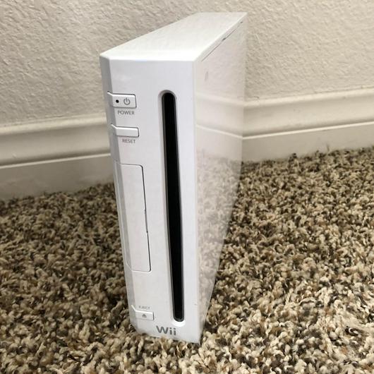 White Nintendo Wii System photo