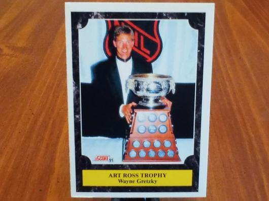 Wayne Gretzky [Art Ross Trophy] #427 photo