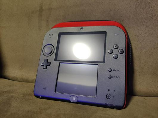 Nintendo 2DS Crimson Red photo