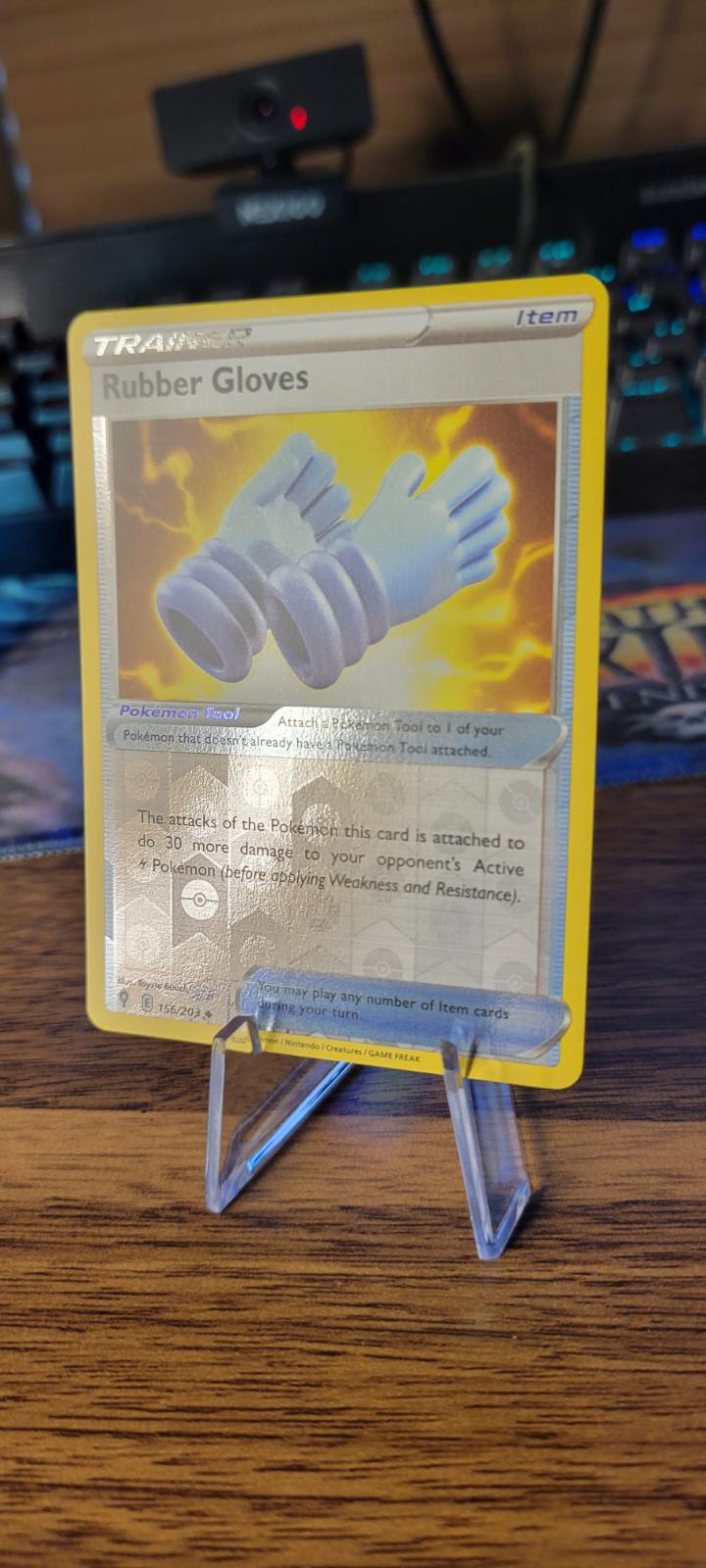 Rubber Gloves [Reverse Holo] Ungraded Pokemon Evolving Skies