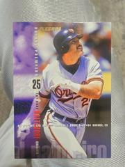 Rafael Palmeiro #17 Baseball Cards 1995 Fleer Prices