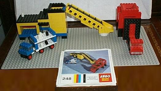 Factory with Conveyor Belt #248 LEGO Samsonite