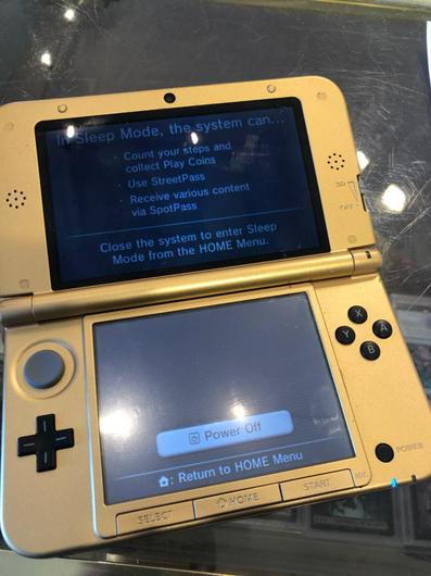 Nintendo 3DS XL Zelda Link Between Worlds Limited Edition photo