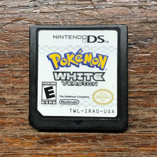 Pokemon White photo