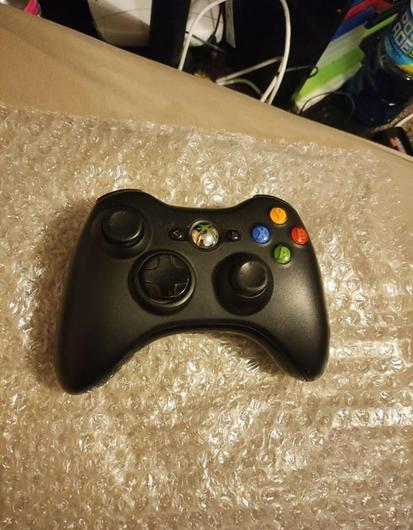 Black Xbox 360 Wireless Controller photo